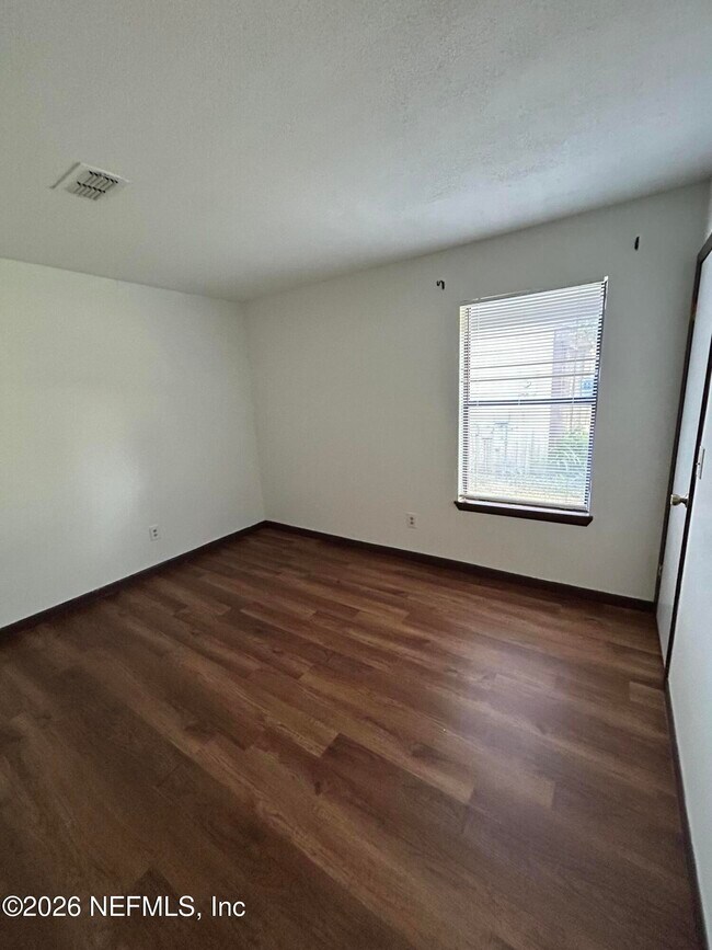 Building Photo - 4655 Trevi Dr