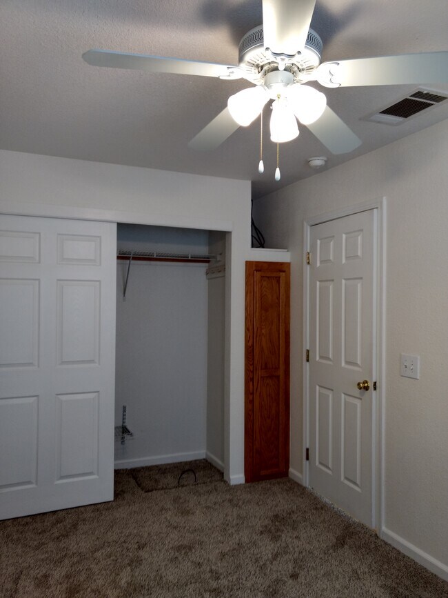 Building Photo - 7817 Clearview Dr