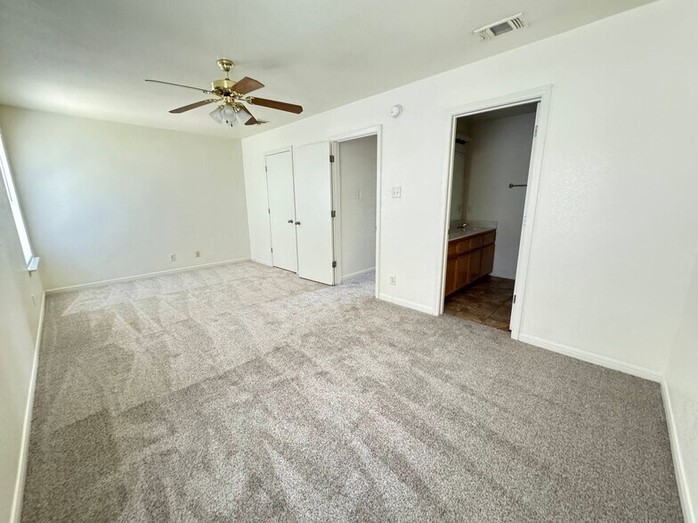 Building Photo - 1400 Chips Dr