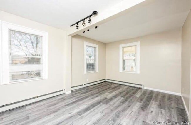 Building Photo - 2818 Whitney Ave