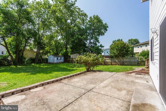 Building Photo - 11821 Charen Ln