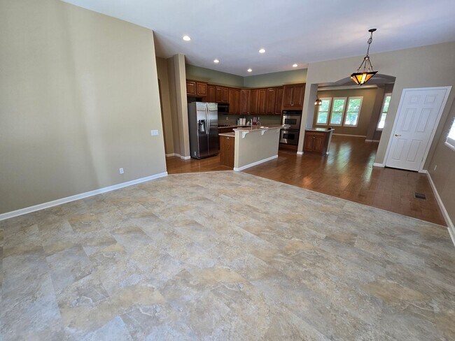 Building Photo - COMING SOON: Spacious Modern Home in Spanish Springs