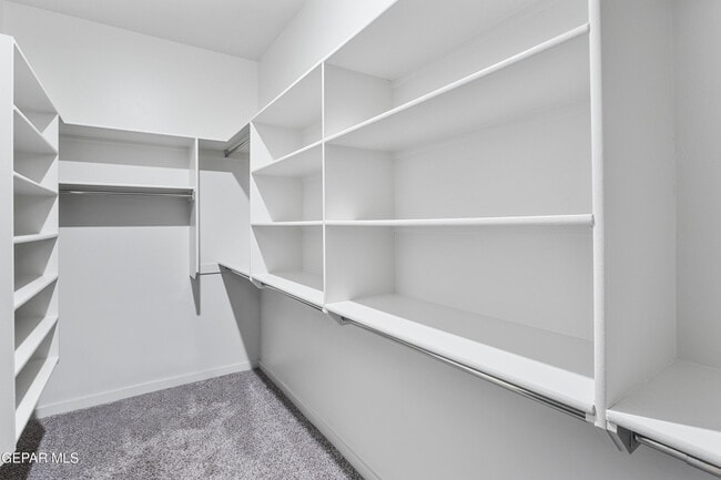 Building Photo - 870 Airship Pl