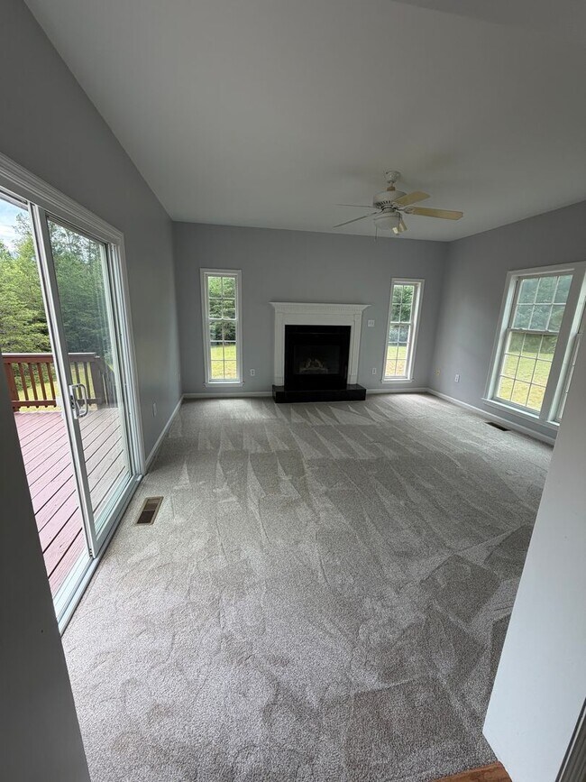Building Photo - 106 Mountainside Drive