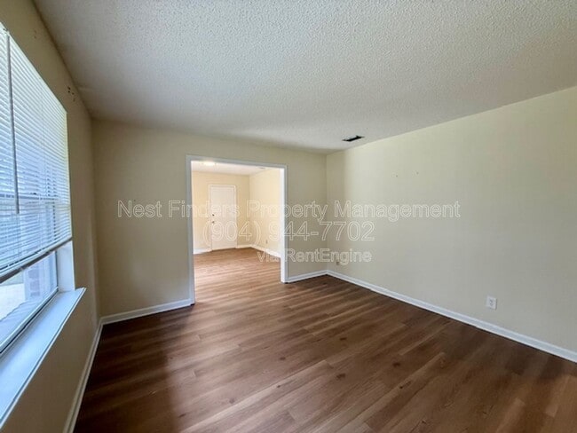 Building Photo - 5907 Gumwood Dr