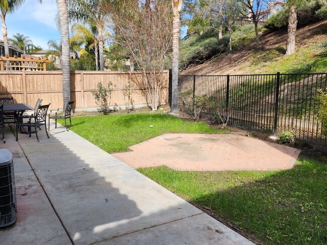 Building Photo - Single Level 3 Bedroom Home in Crowne Hill