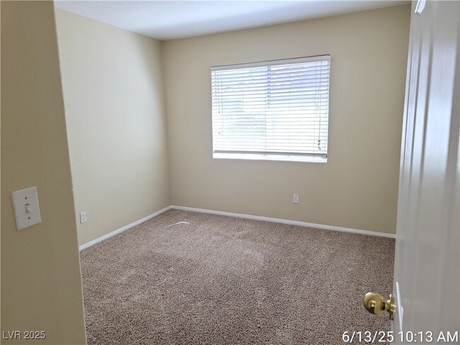 Building Photo - 194 Kachina Dr