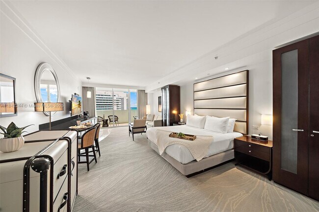Building Photo - 4391 Collins Ave
