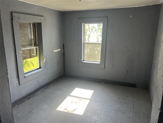 Building Photo - 507 N 6th St