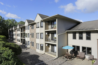 Building Photo - Vernon Oaks Apartments