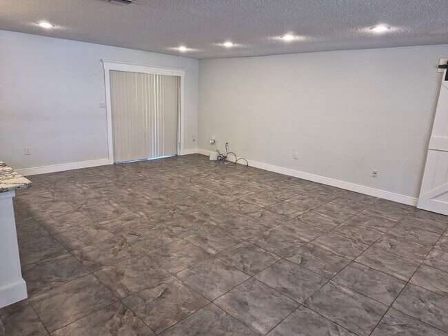 Building Photo - 10509 Montpelier Cir