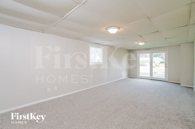 Building Photo - 4315 Standish Dr