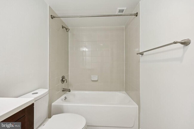 Building Photo - 4500 S Four Mile Run Dr