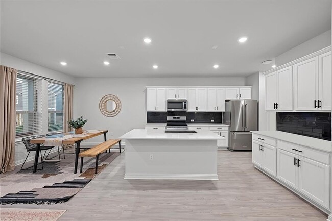 Building Photo - 8522 Leroi Dr
