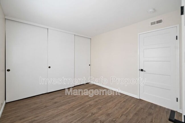 Building Photo - 5571 Adobe Falls Rd