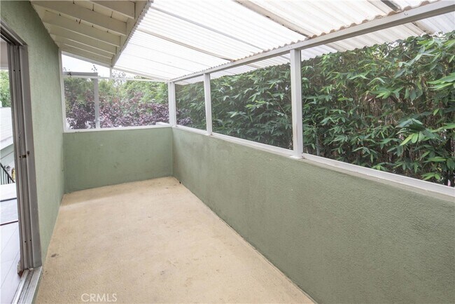 Building Photo - 329 Orizaba Ave