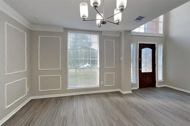 Building Photo - 20402 Avery Point Dr