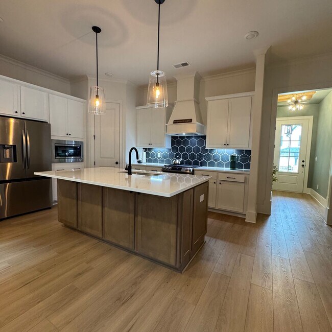 Building Photo - Discover Iris Grove at Everlee