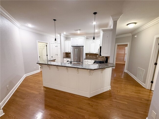 Building Photo - 6665 W Valley View Rd