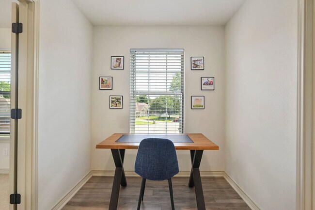 Building Photo - 6206 Cromwell Ct
