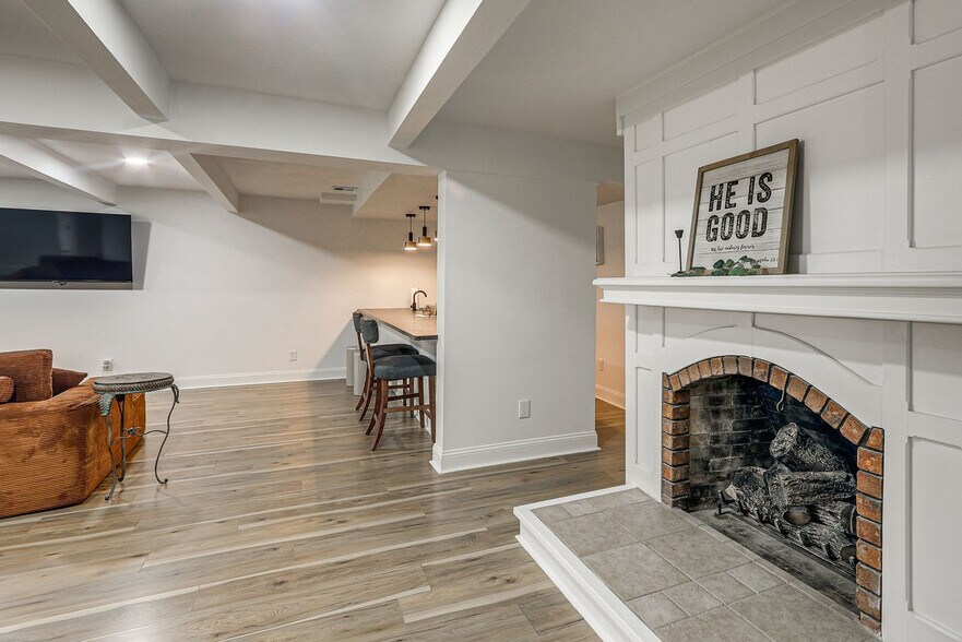 Building Photo - 351 S Wind Rows Lake Dr