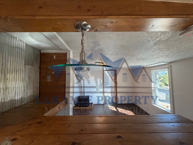 Building Photo - 2 bedroom + Office upstairs Half off 1st m...