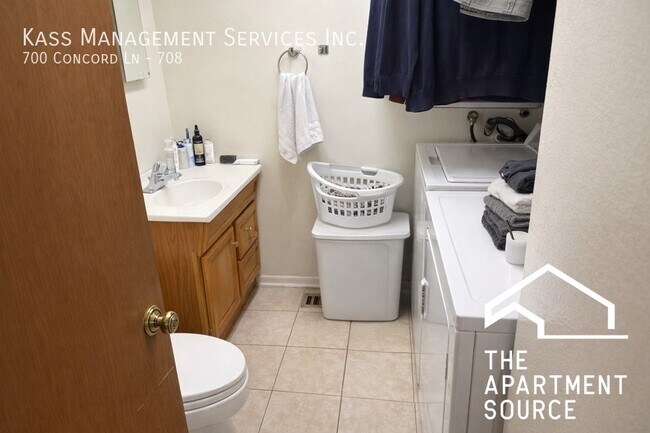 Building Photo - 700 Concord Ln