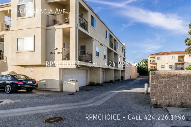 Building Photo - 1254 Engracia Ave