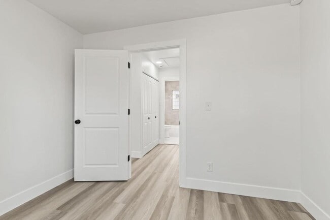 Building Photo - 4142 Meadowdale Dr