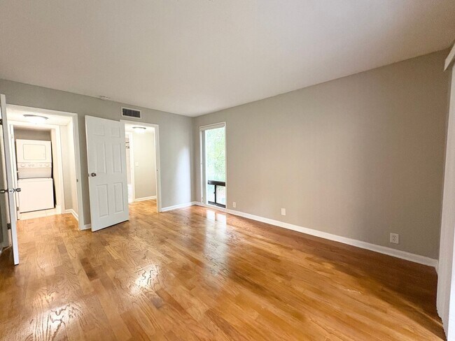 Building Photo - Gorgeous 1/1 Condo in Winter Springs ~ Upd...