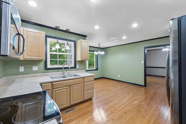 Building Photo - Beautiful 3 Bedroom Home in North Chesterf...