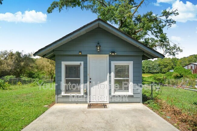 Building Photo - 959 Dill Ave SW