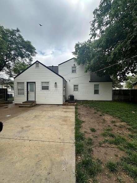 Building Photo - 1118 Bellaire St