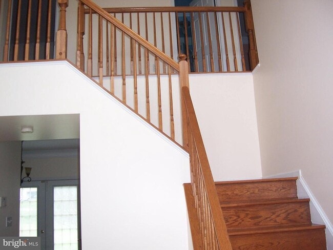 Building Photo - 11 Corvair Ln