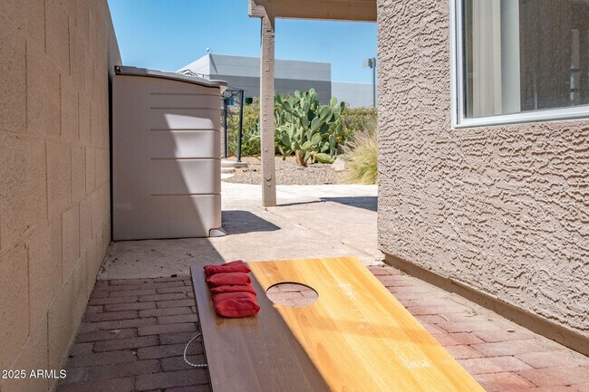 Building Photo - 8842 E Palm Ridge Dr