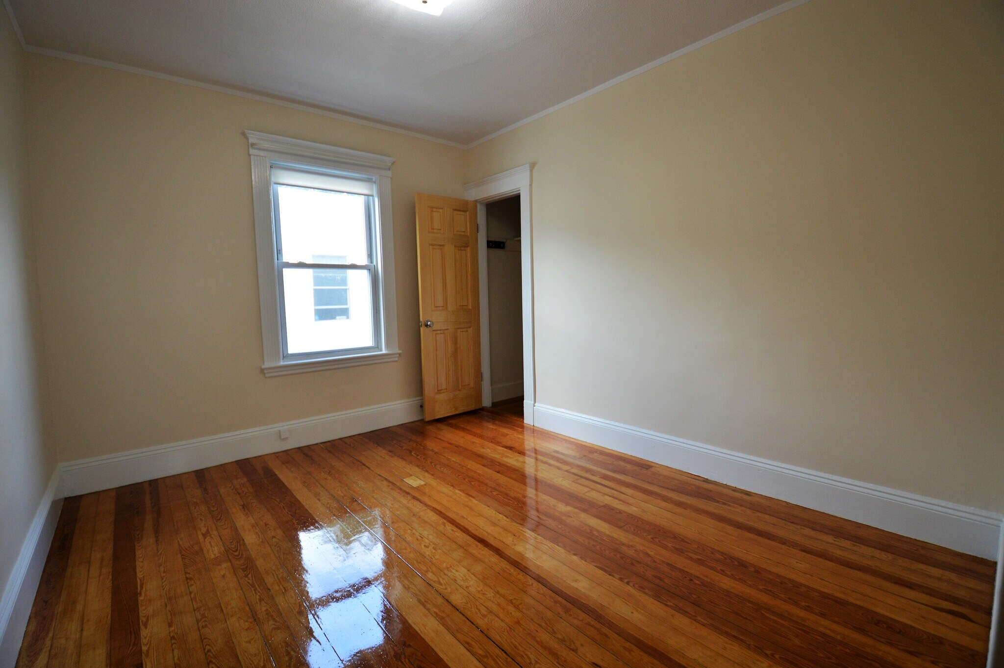 Building Photo - 39 Montfern Ave