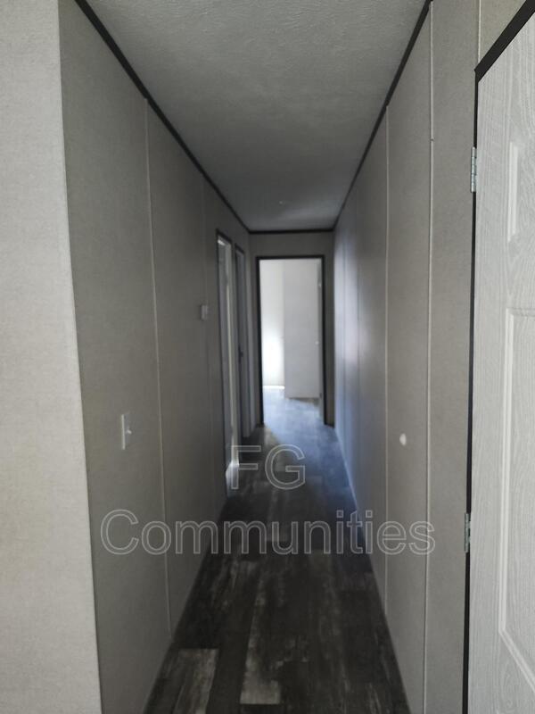 Building Photo - 711 Leasburg Rd