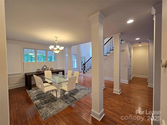 Building Photo - 409 Foxglove Ln