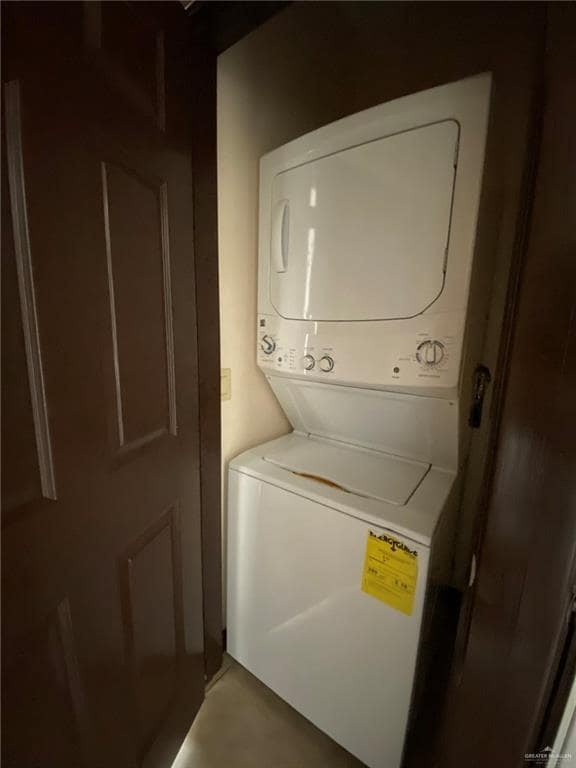 Building Photo - 31 W Daffodil Ave