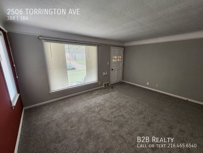 Building Photo - 2506 Torrington Ave