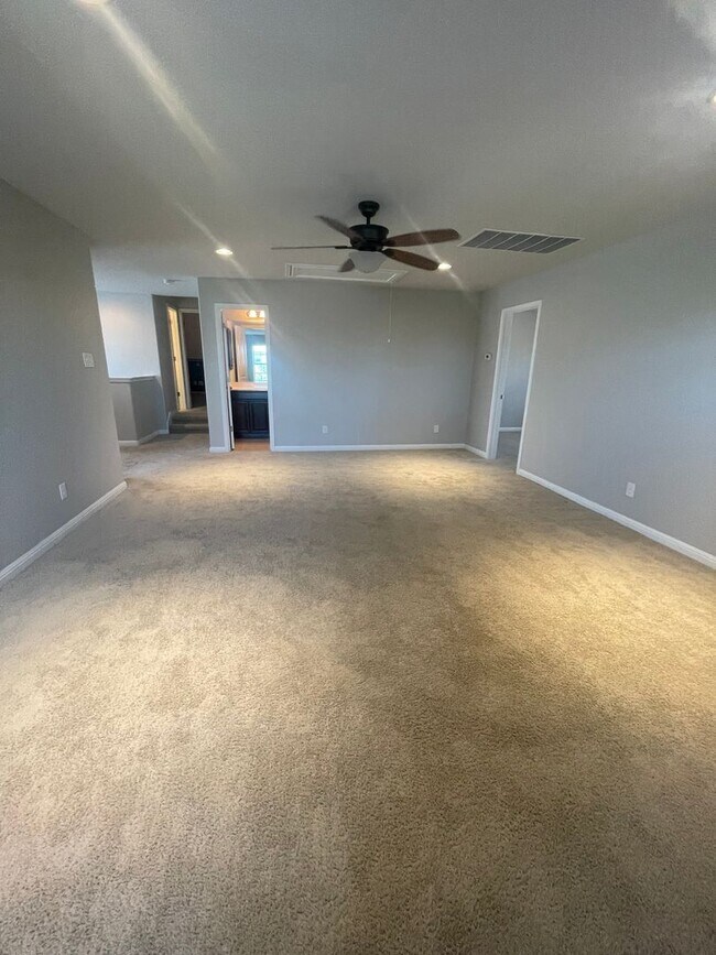 Building Photo - 22427 Carriage Bush