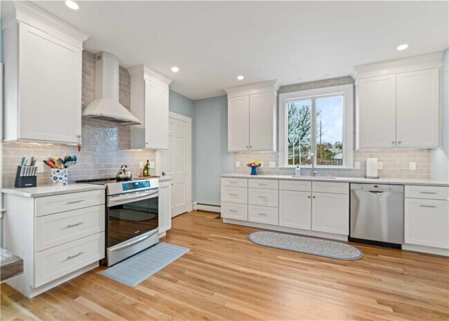 Building Photo - 112 Esplanade