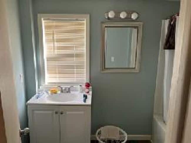 Building Photo - 407 N Clinton St