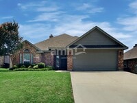 Building Photo - 733 Morgan Dr