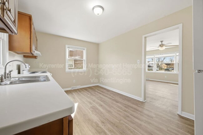 Building Photo - 211 Madrid Dr