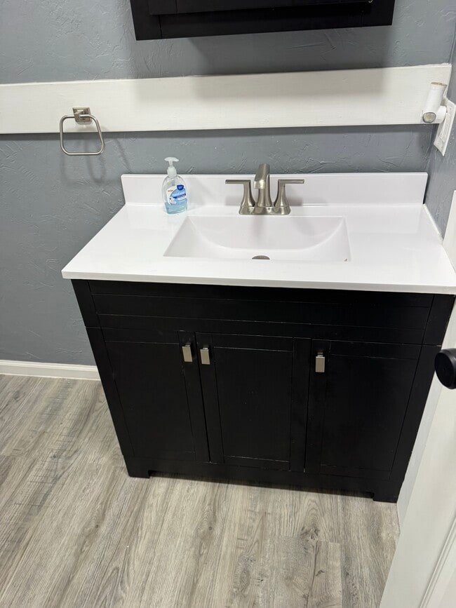 Building Photo - 6th Street/Grant