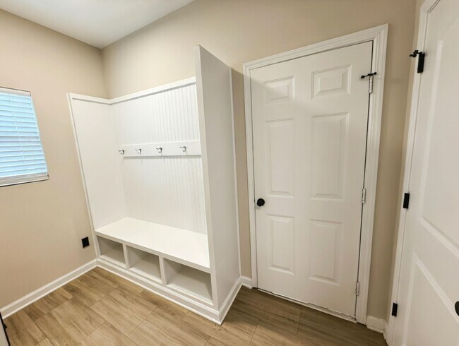 Building Photo - 12881 Clydesdale Dr