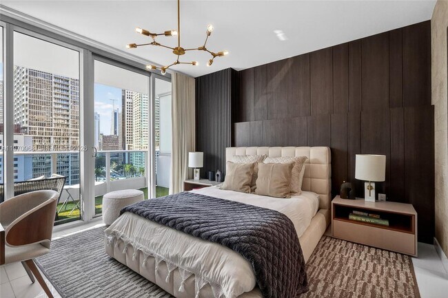 Building Photo - 200 Biscayne Blvd Way