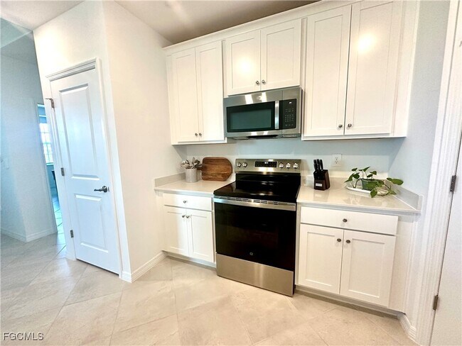 Building Photo - 20610 Hazelnut Ct