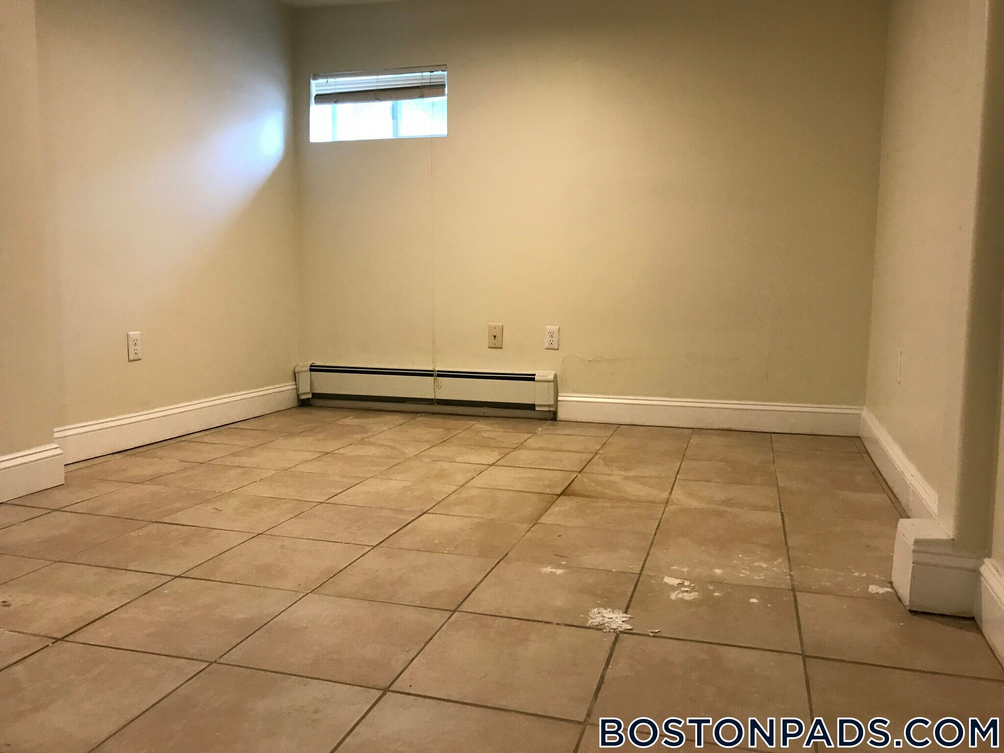 Building Photo - 6 Wait St